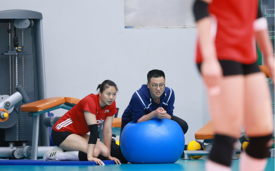 与朋友一起分享ag九游会在线娱乐的欢乐